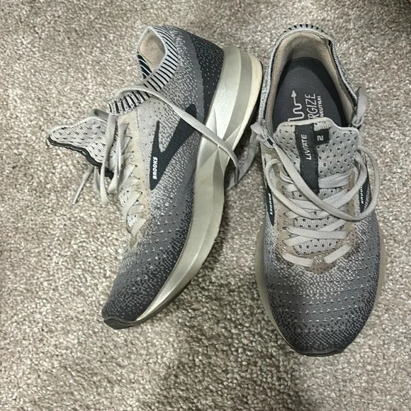 Brooks | Shoes | Brooks Running Shoes | Poshmark display picture 2